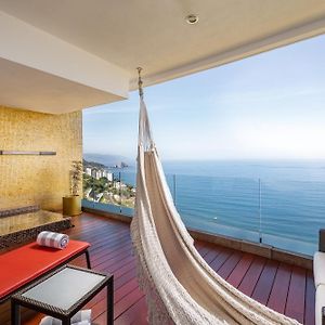 Ultra Mousai Suite North